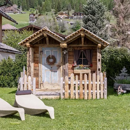 Chalet Ciasa Tino & Sara - Belaval Apartments Corvara In Badia Exterior photo
